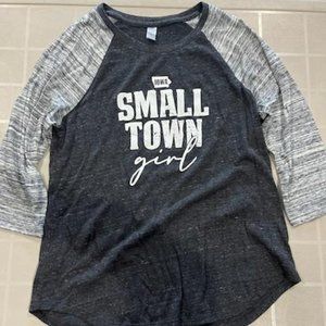 Small Town Girl (Iowa) raglan 3/4 sleeve tee size XL